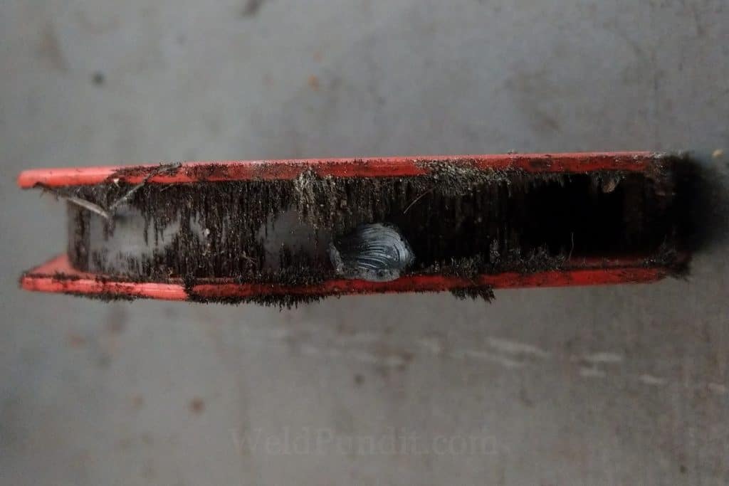 Dirty welding magnet