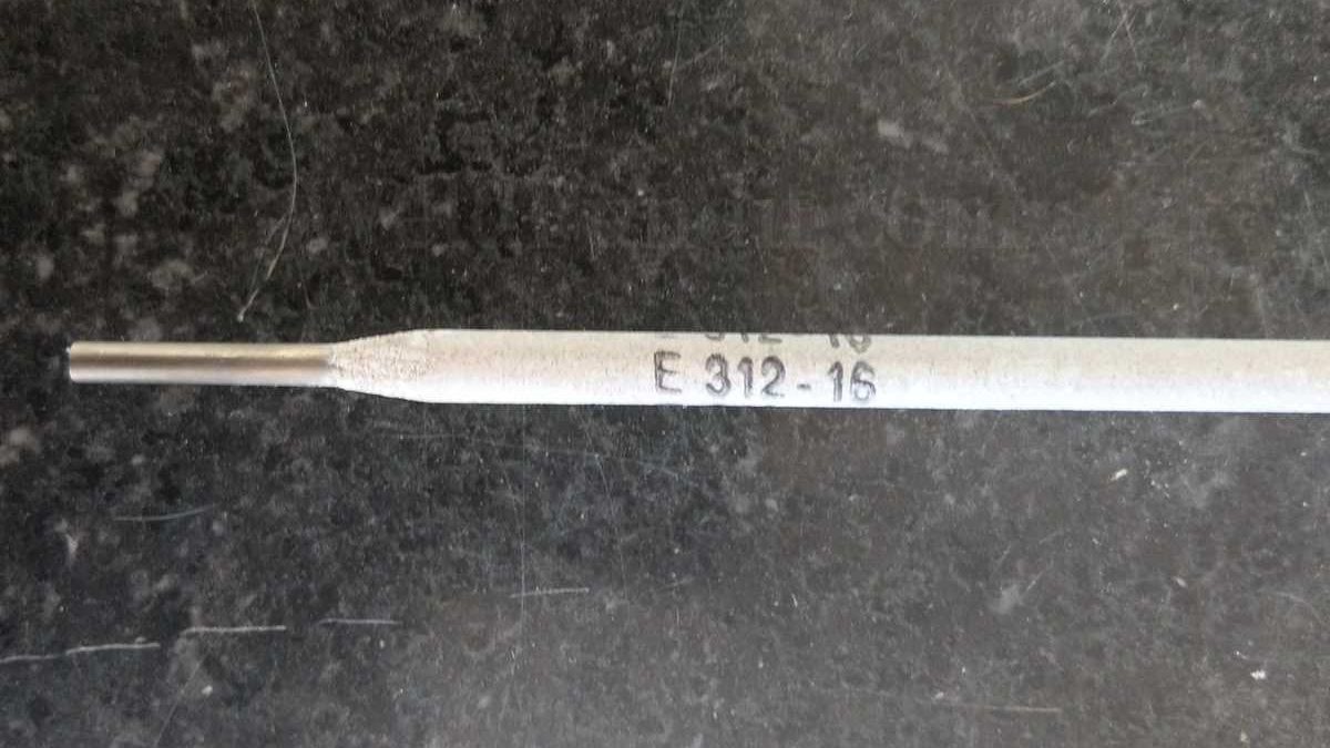 A photo of an E312-16 stick welding electrode